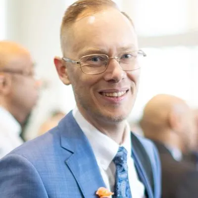 Zeke Caligiuri headshot.