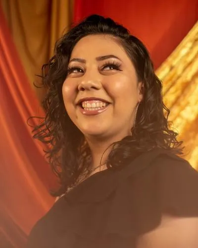 Janel Pineda headshot.