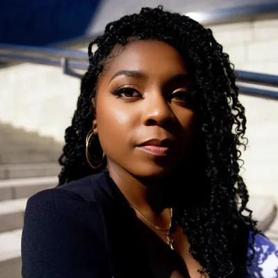 Barbara Fant headshot.