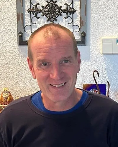 Arthur Longworth headshot.