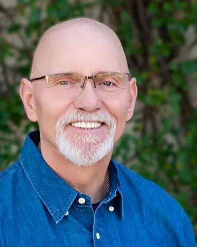 Kenneth Hartman headshot.