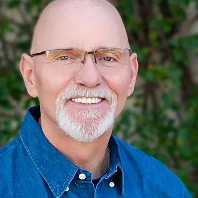 Kenneth Hartman headshot.