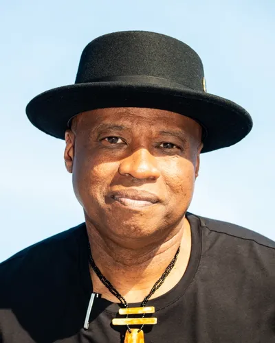 Randall Horton headshot.